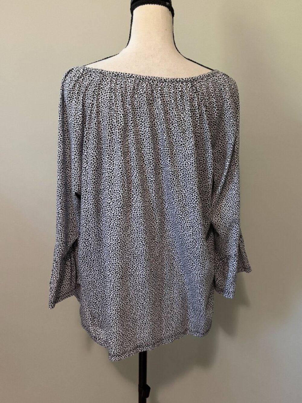 Clearance MICHAEL Michael Kors Leopard Off Shoulder Top XL Like New - Picture 3 of 7